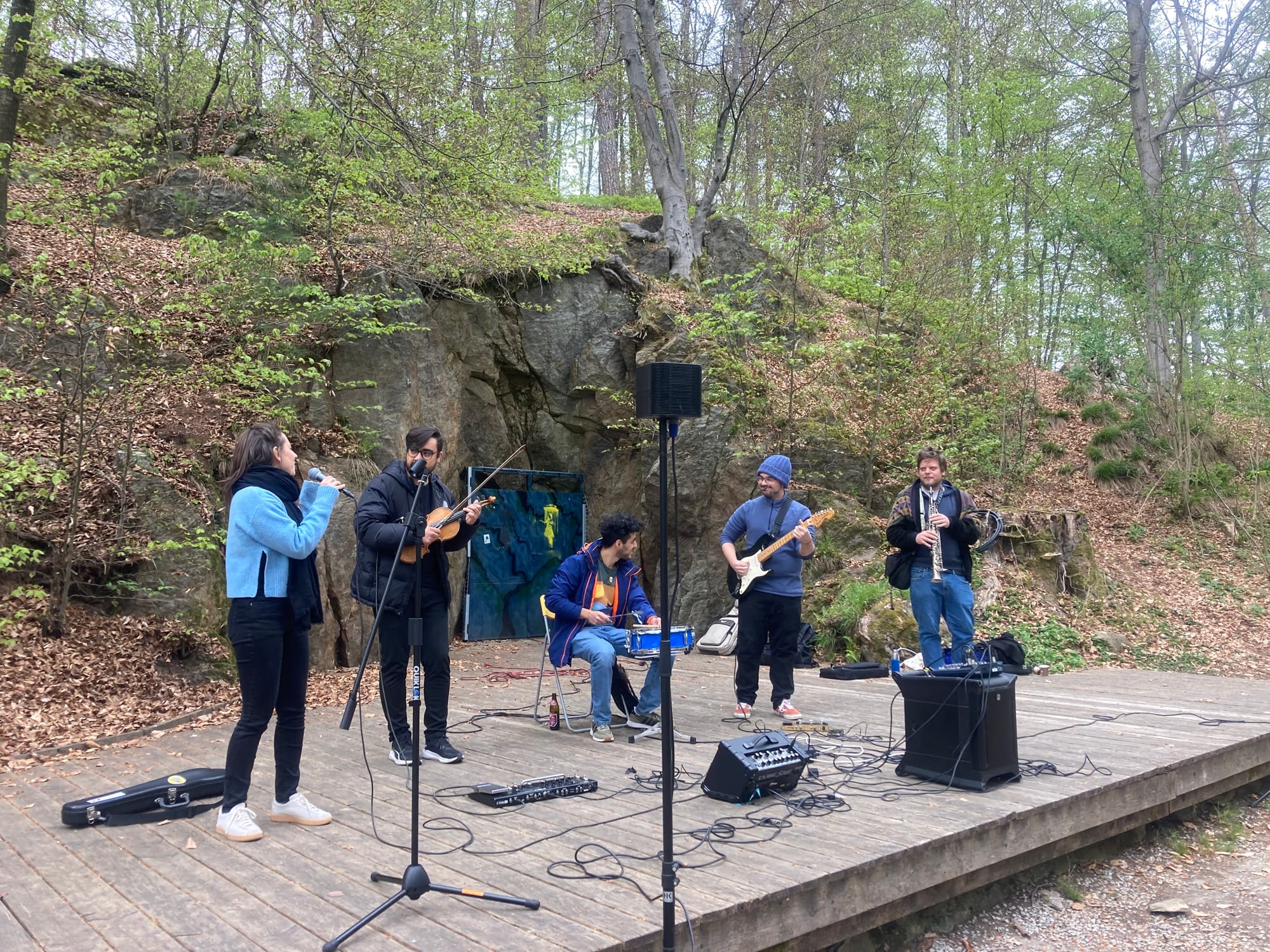 S0.,20.04.25, 15.00 Uhr Waldarena: David Hättich (git.) Lucas Chagas (violin) -Lucas Carrasco (git.) -Daniel Ovalle (drums)