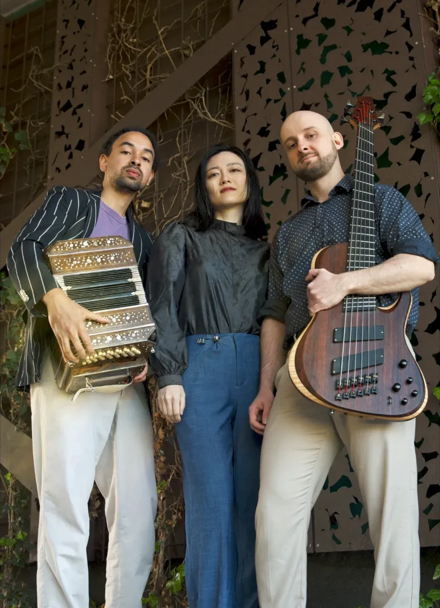 Foto der Band „Lenore Huang Trio“